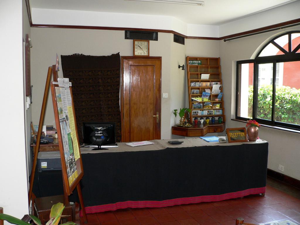 Trek-O-Tel Hotel Pokhara Bagian luar foto