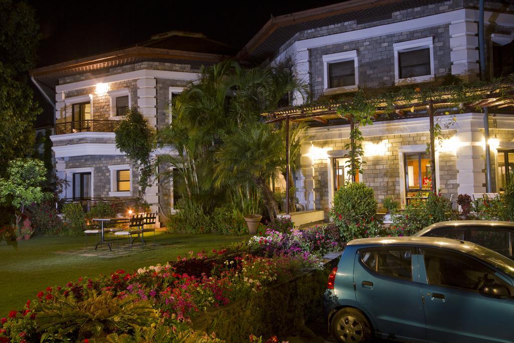 Trek-O-Tel Hotel Pokhara Bagian luar foto