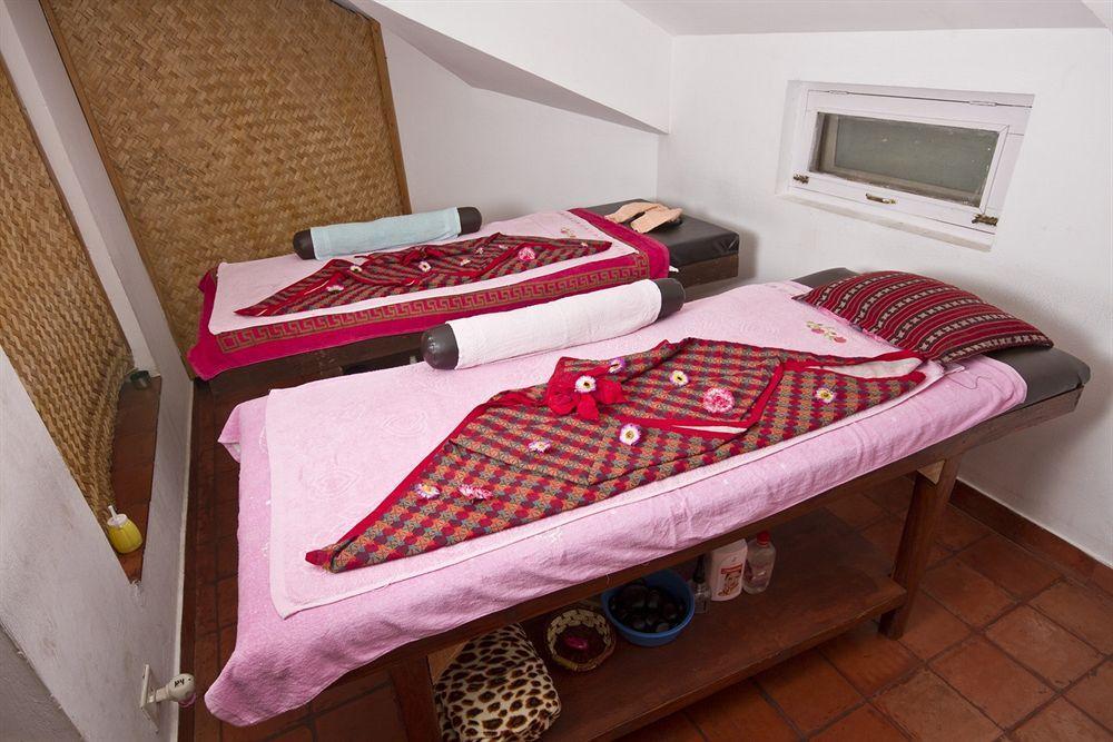Trek-O-Tel Hotel Pokhara Bagian luar foto