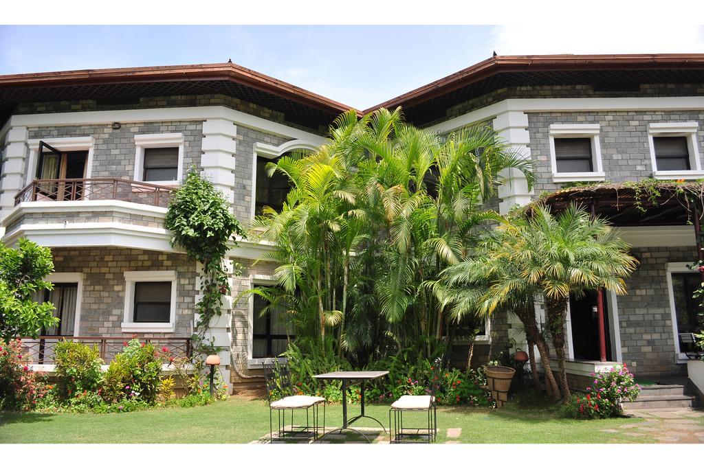Trek-O-Tel Hotel Pokhara Bagian luar foto