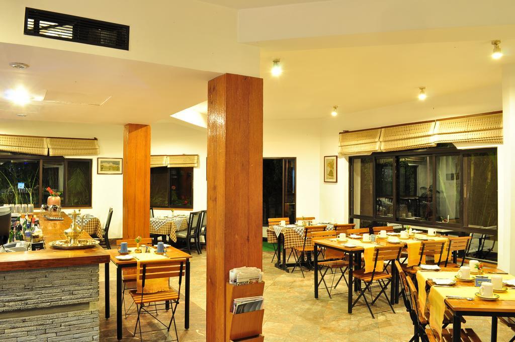 Trek-O-Tel Hotel Pokhara Bagian luar foto