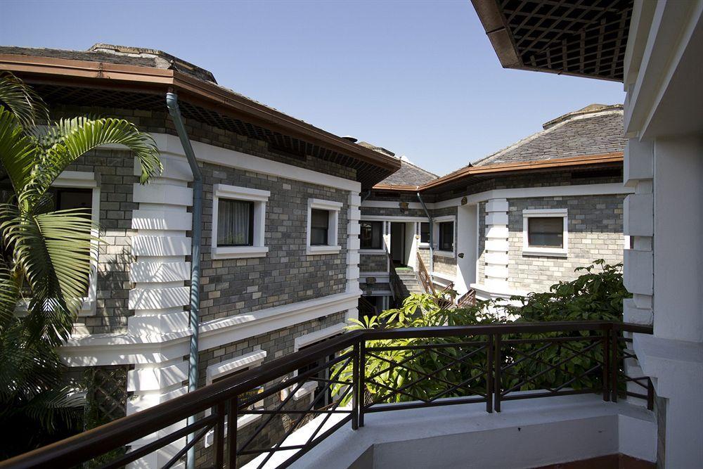 Trek-O-Tel Hotel Pokhara Bagian luar foto