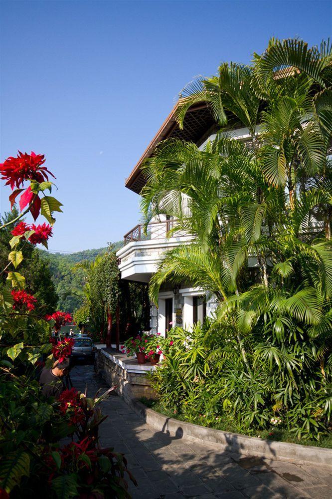 Trek-O-Tel Hotel Pokhara Bagian luar foto