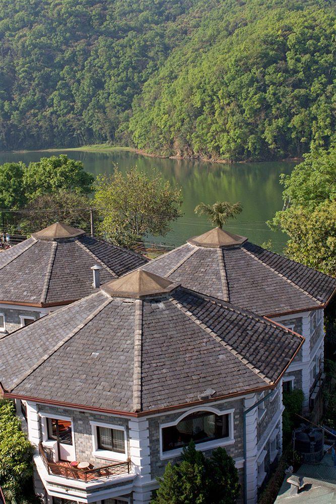 Trek-O-Tel Hotel Pokhara Bagian luar foto
