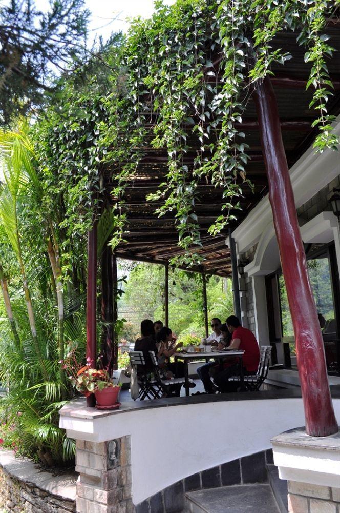 Trek-O-Tel Hotel Pokhara Bagian luar foto