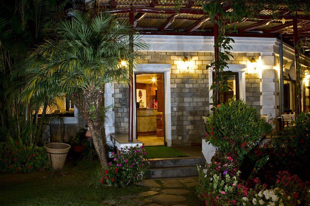 Trek-O-Tel Hotel Pokhara Bagian luar foto