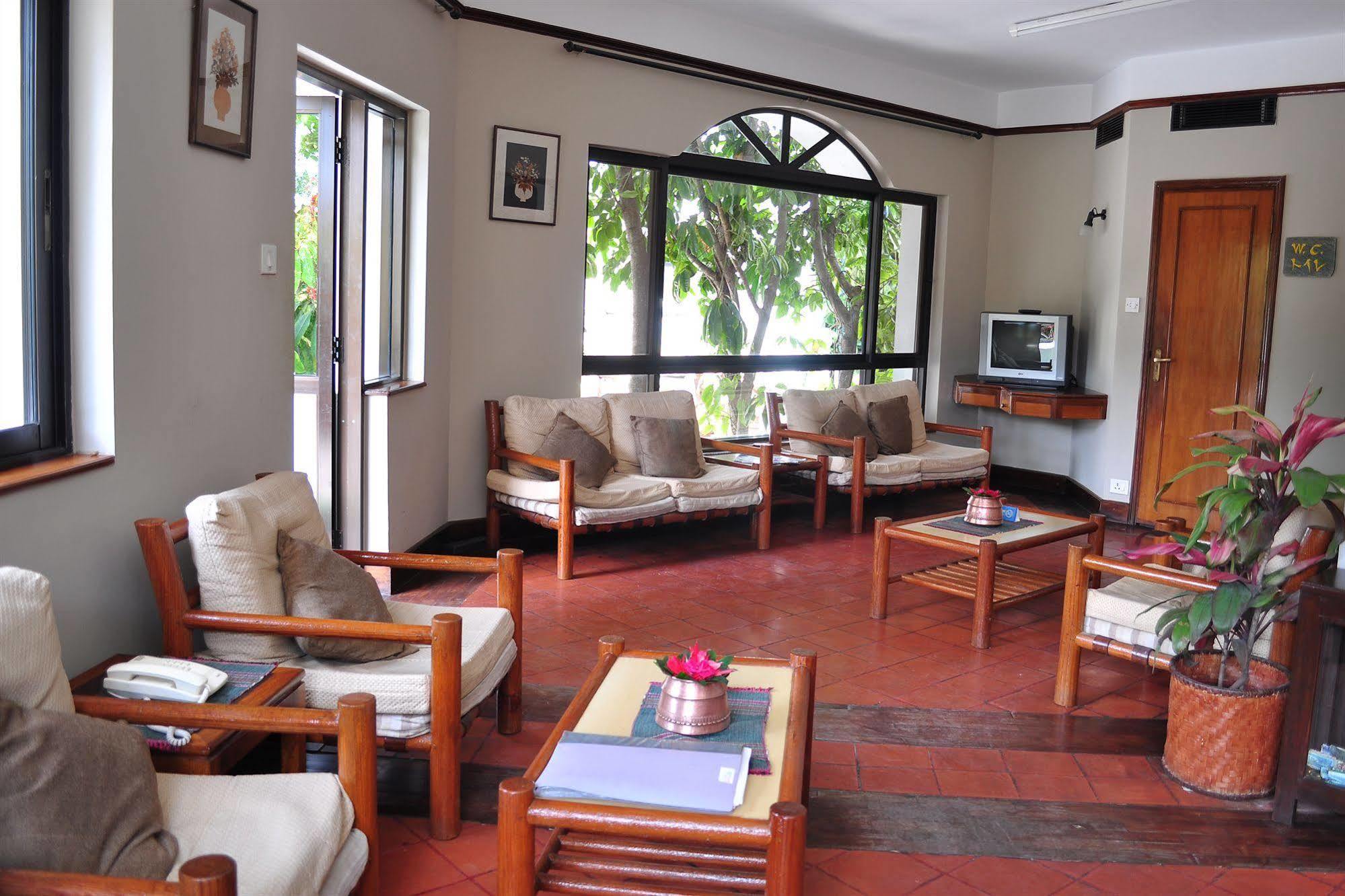 Trek-O-Tel Hotel Pokhara Bagian luar foto