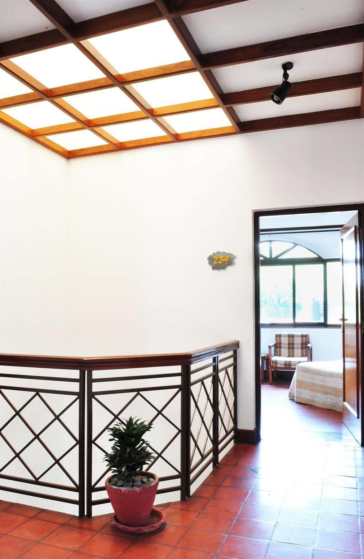 Trek-O-Tel Hotel Pokhara Bagian luar foto