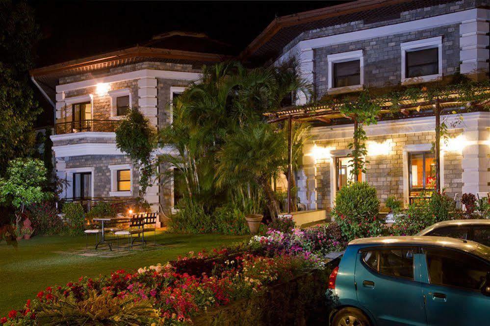 Trek-O-Tel Hotel Pokhara Bagian luar foto