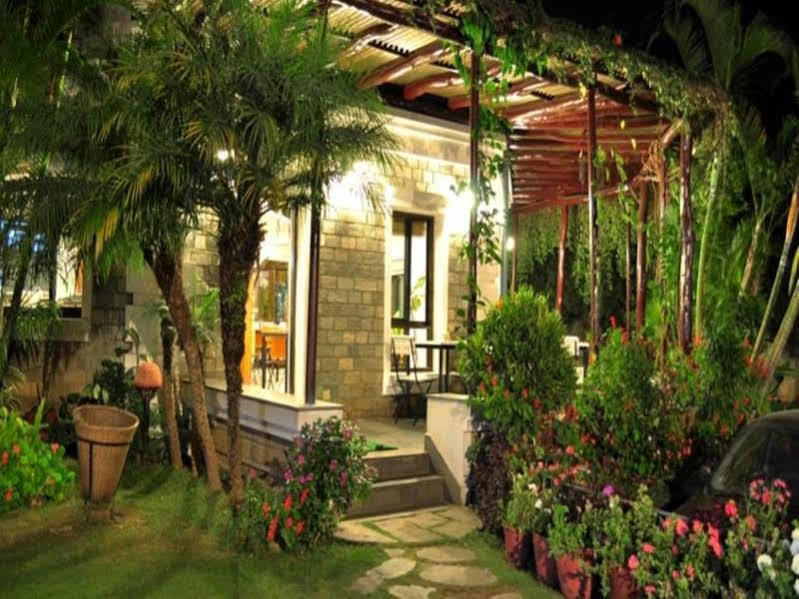 Trek-O-Tel Hotel Pokhara Bagian luar foto